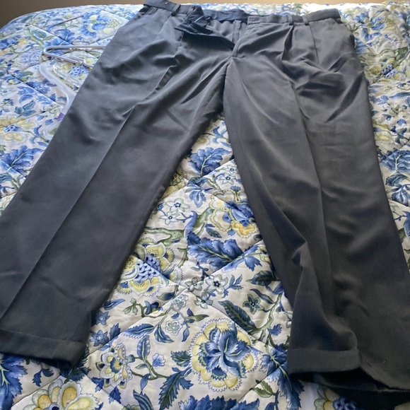 Izod dress pants used like new - Picture 5 of 5